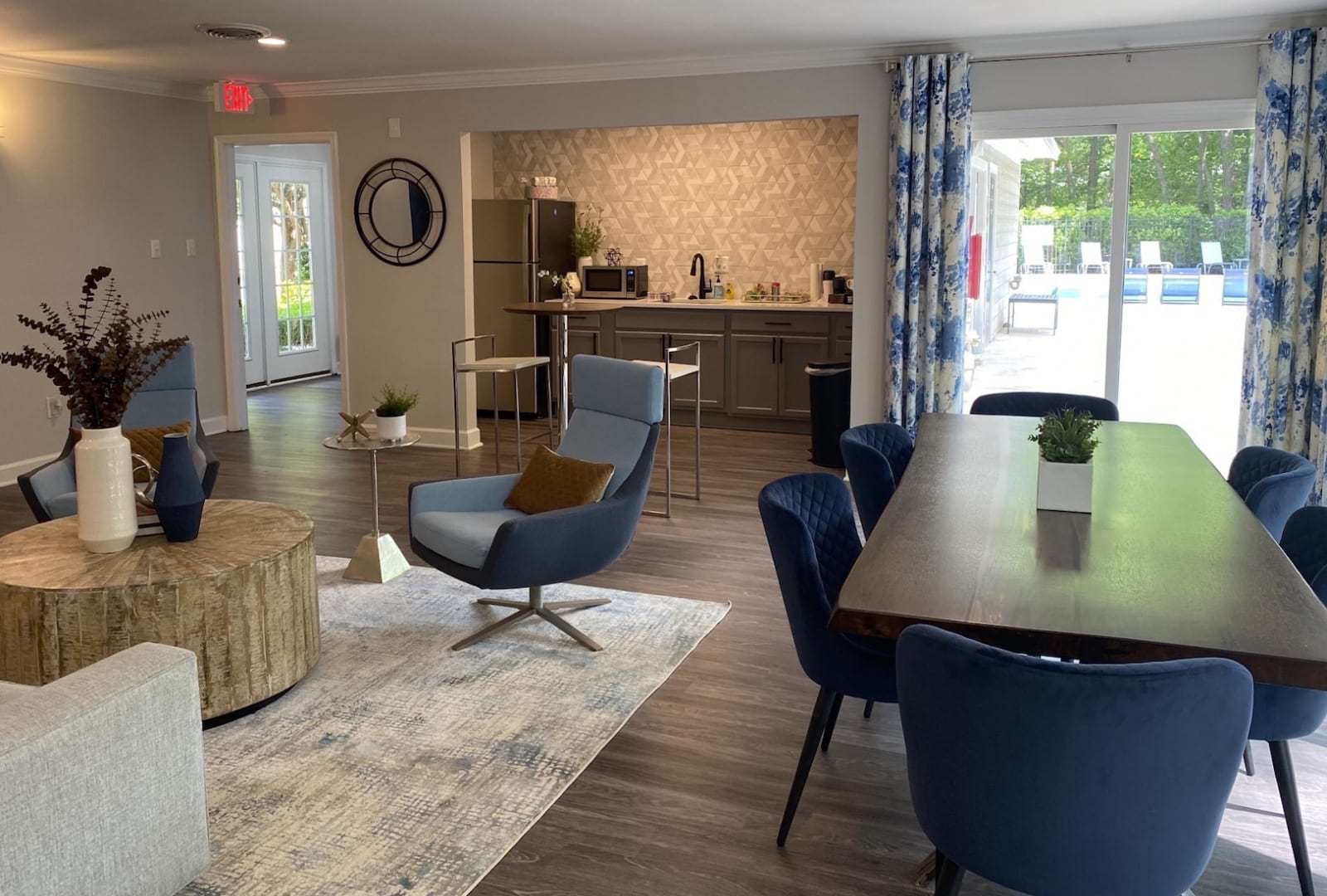 Large lounge adjacent to the pool 